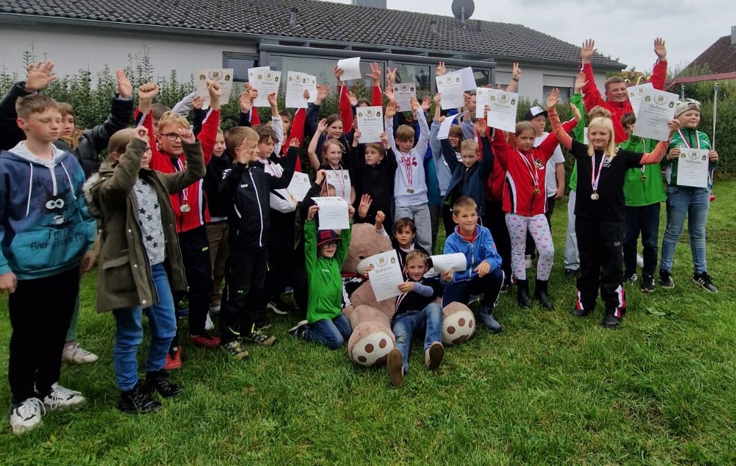 Bezirks Lichtpunktcup 2025 in Burgebrach | Quelle: Schützenbezirk Oberfranken, Barbara Florschütz Bezirks Lichtpunktcup 2025 in Burgebrach