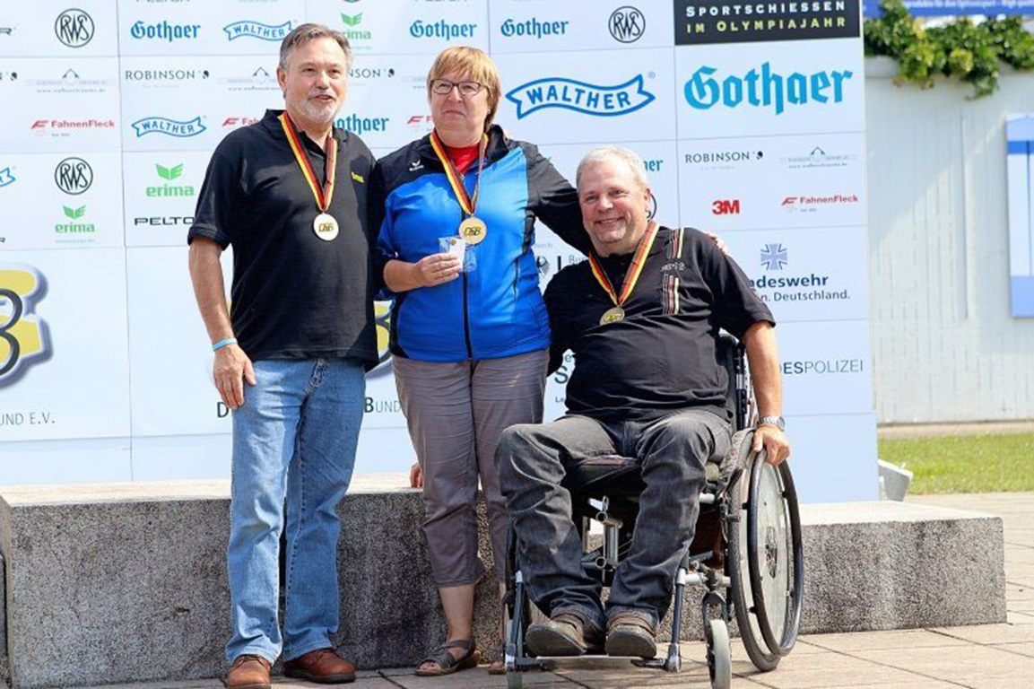 Volker Künzel von der SG Rehau erhält Bronze mit dem Kleinkaliber 100m (SH2/AB2)