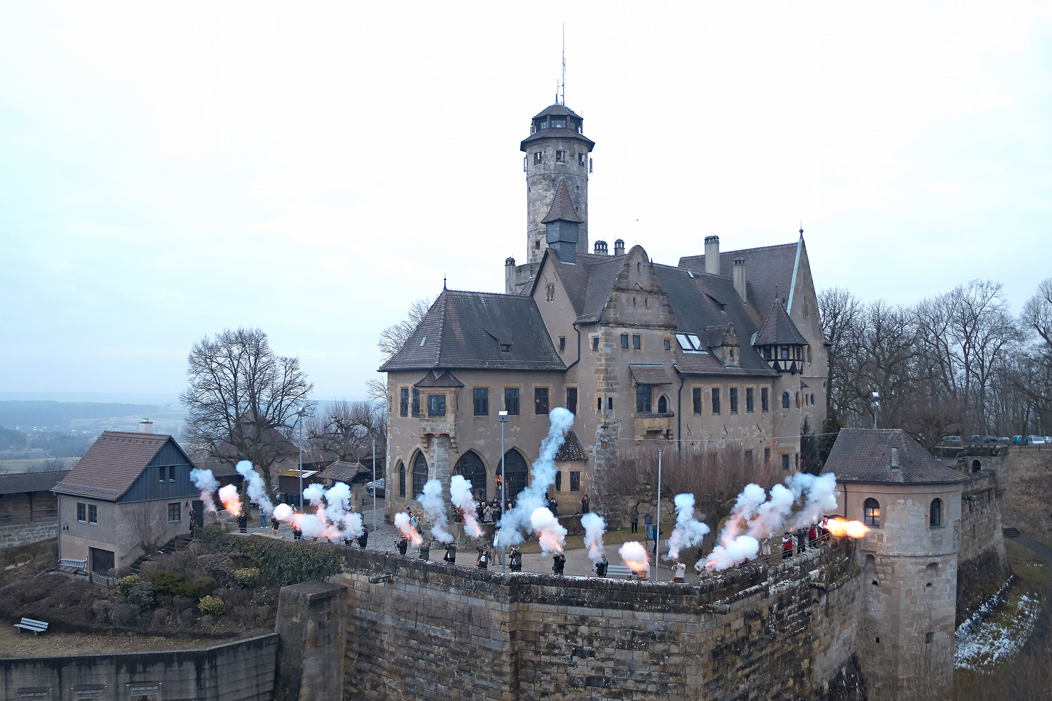 Ehrensalut zur Eröffnung der Jubiläumsfeierlichkeiten anlässlich '200 Jahre Altenburgverein'