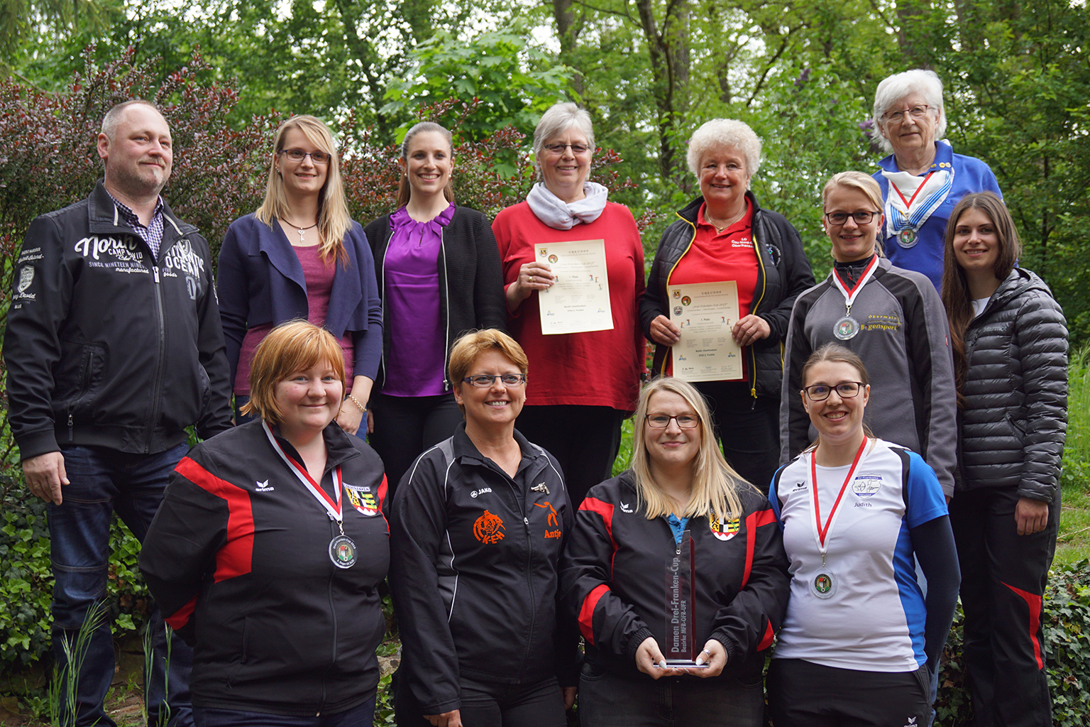 Drei-Franken-Cup der Damen: die glückliche Siegermannschaft aus Oberfranken