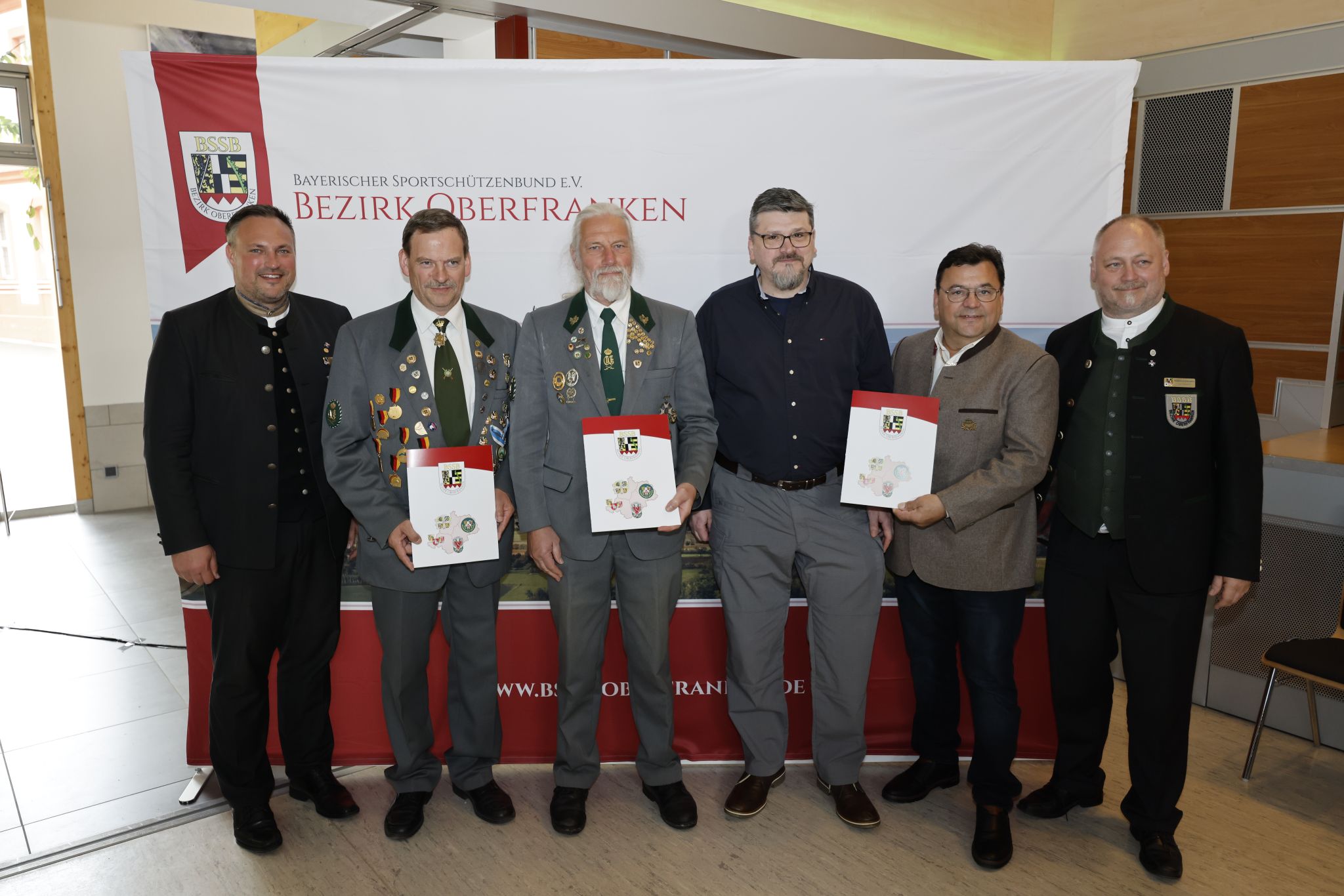 Verdiente Sportlerinnen und Sportler des Schützenbezirks Oberfranken