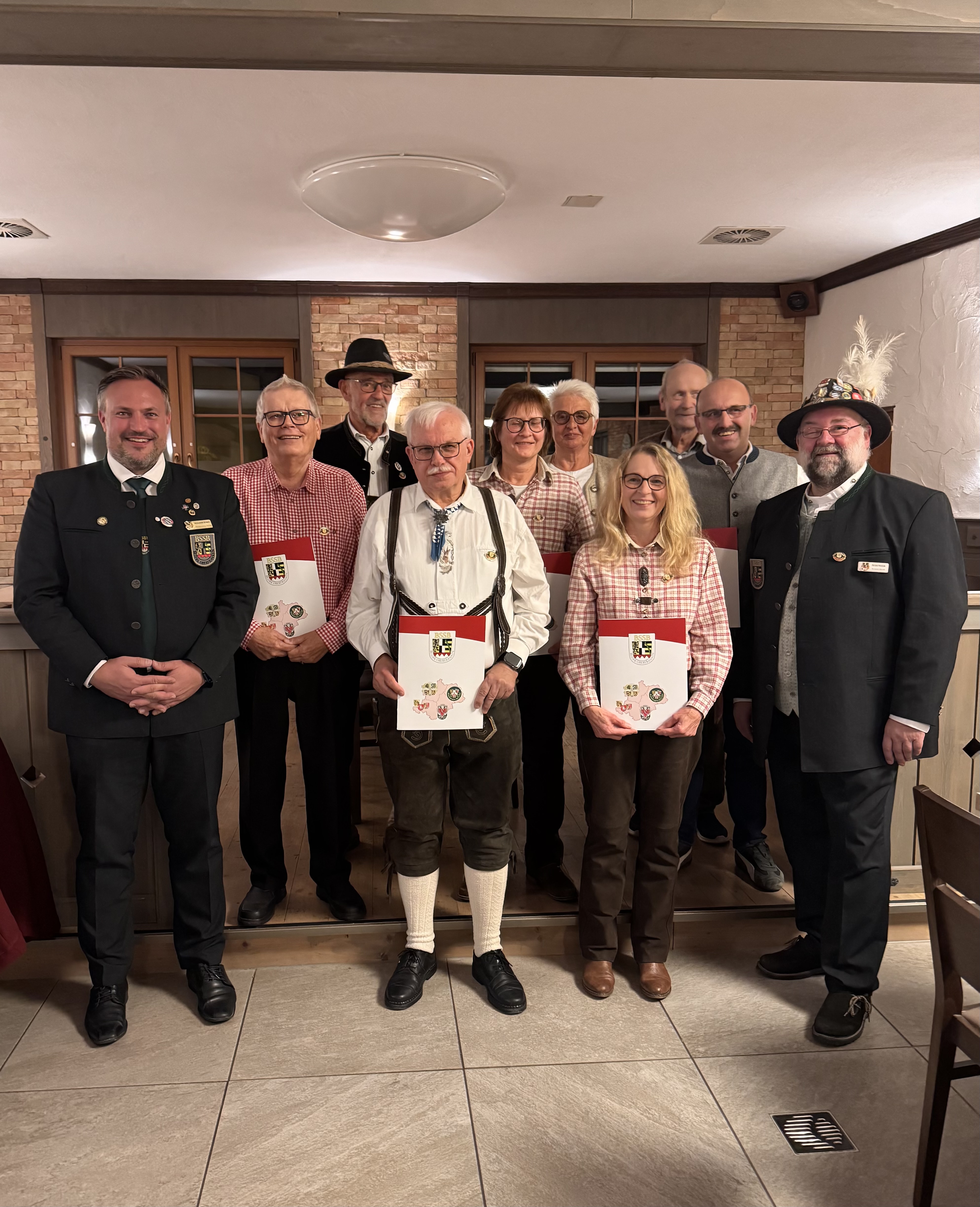 1. BezSM A. Hummel, Klaus Dahinten, Erich Fuchs, Karl-Heinz Wolfram, Sibylle Gnade, Anni Baumgärtel, Edwin Löhr, Ramona Hofmann, Wolfgang Nickl, Bez-Ref. Böller P. Pinzer